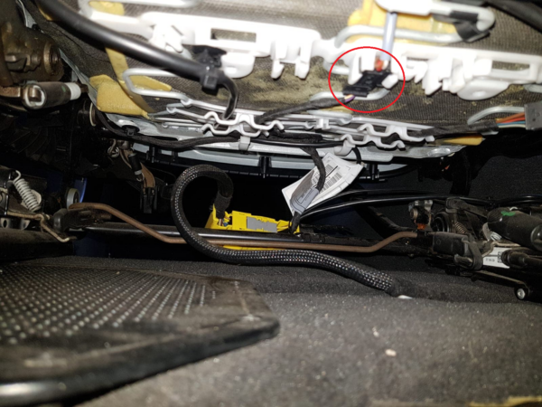 Seat occupancy sensor mat bypass emulator for BMW X5 E53