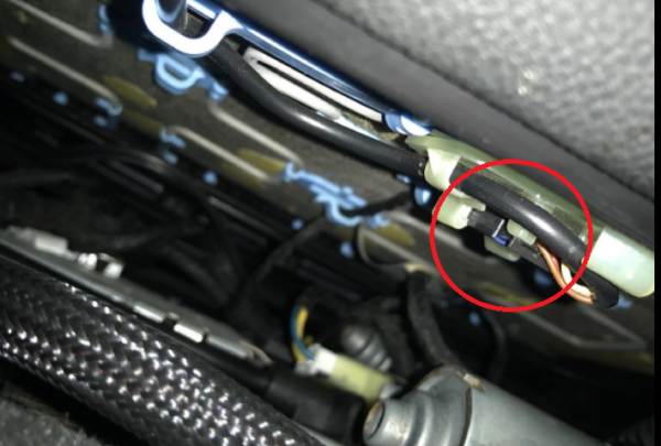 Seat occupancy sensor mat bypass emulator for BMW X5 E53